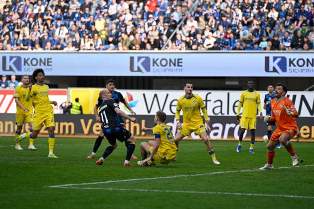 Paderborn, Home Deluxe Arena, 07 03 26, GER, Herren, 2 Bundesliga, Saison 2025 2026, SC Paderborn 07 Eintracht Braunschweig Bild Sven MICHEL Paderborn macht das Tor zum 1 1 DFL regulations prohibit any use of photographs as image sequences and or quasi video NRW Germany