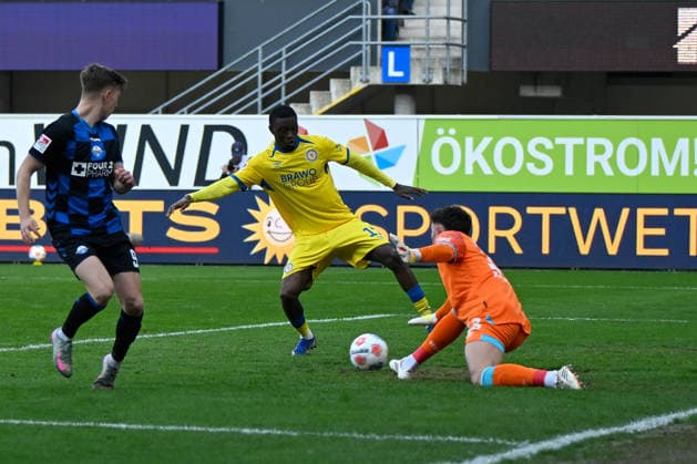 Paderborn, Home Deluxe Arena, 07 03 26, GER, Herren, 2 Bundesliga, Saison 2025 2026, SC Paderborn 07 Eintracht Braunschweig Bild Torchance Nick BAETZNER Paderborn DFL regulations prohibit any use of photographs as image sequences and or quasi video NRW Germany