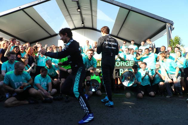 FORMULA 1 QATAR AIRWAYS AUSTRALIAN GRAND PRIX 2026 08 03 2026, Albert Park Circuit, Melbourne, FORMULA 1 QATAR AIRWAYS AUSTRALIAN GRAND PRIX 2026 ,in the picture Mercedes celebrates the double victory in Melbourne , winner George Russell GBR , Mercedes AMG Petronas Formula One Team, 2nd place for Andrea Kimi Antonelli ITA , Mercedes AMG Petronas Formula One Team nordphotoxGmbHx xBratic nph00250