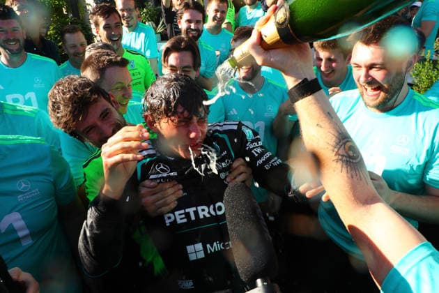 FORMULA 1 QATAR AIRWAYS AUSTRALIAN GRAND PRIX 2026 08 03 2026, Albert Park Circuit, Melbourne, FORMULA 1 QATAR AIRWAYS AUSTRALIAN GRAND PRIX 2026 ,in the picture Mercedes celebrates the double victory in Melbourne , winner George Russell GBR , Mercedes AMG Petronas Formula One Team, 2nd place for Andrea Kimi Antonelli ITA , Mercedes AMG Petronas Formula One Team nordphotoxGmbHx xBratic nph00250