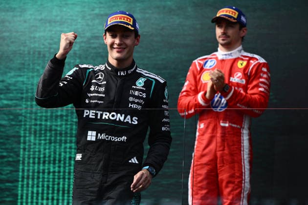2026 AUSTRALIAN F1 GRAND PRIX, George Russell of Mercedes (left) celebrates winning the 2026 Australian Grand Prix at Albert Park Circuit in Melbourne, Sunday, March 8, 2026. ( NO ARCHIVING, EDITORIAL USE ONLY MELBOURNE VICTORIA AUSTRALIA  Copyright: xJOELxCARRETTx 20260308179587197700