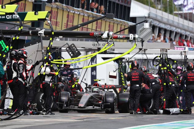 FORMULA 1 QATAR AIRWAYS AUSTRALIAN GRAND PRIX 2026 08 03 2026, Albert Park Circuit, Melbourne, FORMULA 1 QATAR AIRWAYS AUSTRALIAN GRAND PRIX 2026 ,in the picture pit stop at Gabriel Bortoleto BRA , Audi Revolut F1 Team nordphotoxGmbHx xBratic nph00250