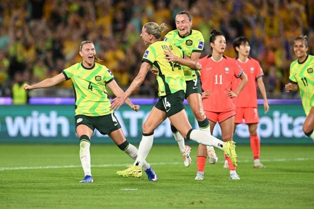 SOCCER ASIAN CUP AUSTRALIA SOUTH KOREA, Alanna Kennedy of Australia celebrates scoring the eqaliser goal with her team mates during the AFC Women™s Asian Cup Group A match between Australia and South Korea at Accor Stadium in Sydney, Sunday, March 8, 2026. ( NO ARCHIVING, EDITORIAL USE ONLY SYDNEY NEW SOUTH WALES AUSTRALIA  Copyright: xDEANxLEWINSx 20260308134167073495