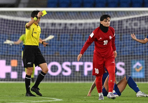SOCCER ASIAN CUP IRAN PHILIPPINES, Fatemeh Pasandideh of Islamic Republic of Iran receives a yellow card during the AFC Women™s Asian Cup Group A match between Iran and Philippines at Gold Coast Stadium on the Gold Coast, Sunday, March 8, 2026. ( NO ARCHIVING, EDITORIAL USE ONLY GOLD COAST QUEENSLAND AUSTRALIA  Copyright: xDAVExHUNTx 20260308136760316821
