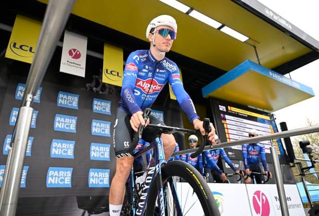 Paris Nice 2026 Stage 1 CARRIERES-SOUS-POISSY, FRANCE - MARCH 08 : De Vylder Lindsay (BEL) of Alpecin - Premier Tech during stage 1 of the 84th edition of Paris - Nice an UCI World Tour 2.UWT cycling road race stage for Men Elite of 171.2 km with start in Acheres and finish in Carrieres-sous-Poissy on March 8, 2026 in Carrieres-sous-Poissy, France, 08 03 2026 ( Motordriver Guy De Vuyst - Carrieres-sous-Poissy France  Copyright: xNicoxVereeckenx