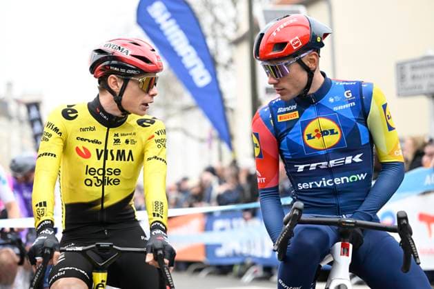 Paris Nice 2026 Stage 1 CARRIERES-SOUS-POISSY, FRANCE - MARCH 08 : Vingegaard Jonas (DEN) of Team Visma I Lease a Bike and Ayuso Juan (ESP) of Lidl - Trek during stage 1 of the 84th edition of Paris - Nice an UCI World Tour 2.UWT cycling road race stage for Men Elite of 171.2 km with start in Acheres and finish in Carrieres-sous-Poissy on March 8, 2026 in Carrieres-sous-Poissy, France, 08 03 2026 ( Motordriver Guy De Vuyst - Carrieres-sous-Poissy France  Copyright: xNicoxVereeckenx