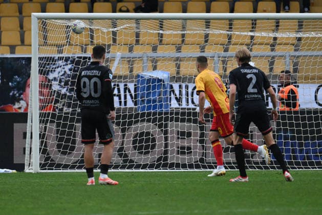Nikola Stulic (Us Lecce) celebtares after the goal during US Lecce vs US Cremonese, Italian soccer Serie A match in Lecce, Italy, March 08 2026  Copyright: xPasqualexGolia IPAxSportx xipa-agency.netx xx IPA_72566122 IPA_Agency_IPA72566122