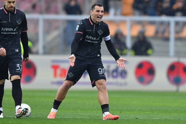 Cremonese s Striker Federico Bonazzoli (90 US Cremonese) celebrates his first goal during the Serie A Enilive matchday 28 match between US Lecce and US Cremonese at the Via del Mare Stadium in Lecce, Italy, Sunday, March 8, 2026. (Credit Image: Giovanni Evangelista LaPresse)  Copyright: xGiovannixEvangelista LaPressex