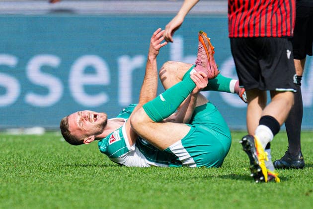 08 03 2026 Soccer, 2025 2026, 2 Bundesliga, 25 Matchday, Hannover 96 SpVgg Greuther Fürth Dennis Srbeny Fürth injured, injury DFL REGULATIONS PROHIBIT ANY USE OF PHOTOGRAPHS AS IMAGE SEQUENCES AND OR QUASI VIDEO