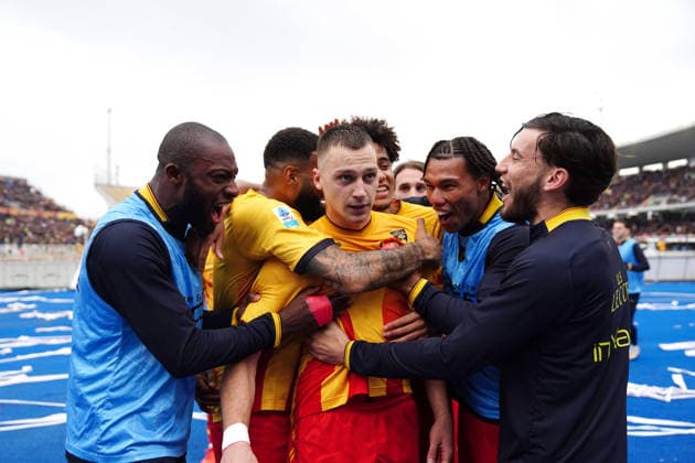 March 8, 2026, Lecce, Italia: US Lecce s Nikola Stulic celebrated by his teammates after scoring the goal during the Italian Serie A soccer match US Lecce - US Cremonese at the Via del Mare stadium in Lecce, Italy, 8 march 2026. ANSA ABBONDANZA SCURO LEZZI. Serie A: Lecce- Cremonese  - ZUMAa110 20260308_zaf_a110_009 Copyright: xAbbondanzaxScuroxLezzix