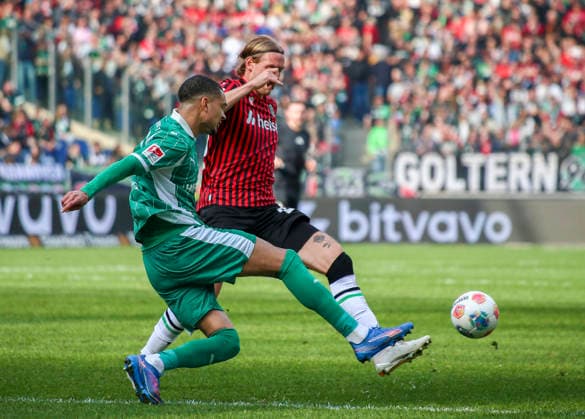 Germany Soccer 2 Bundesliga 2025 2026, 25 Matchday Hannover 96 vs SpVgg Greuther Fürth Heinz von Heiden Arena Stadion Hannover Stefan Teitur ÃžorÃ°arson Stefan Teitur Thordarson Hannover 96, 23 Maximilian Dietz SpVgg Greuther Fürth, 33 Hannover Copyright: xAymanxAlahmedx