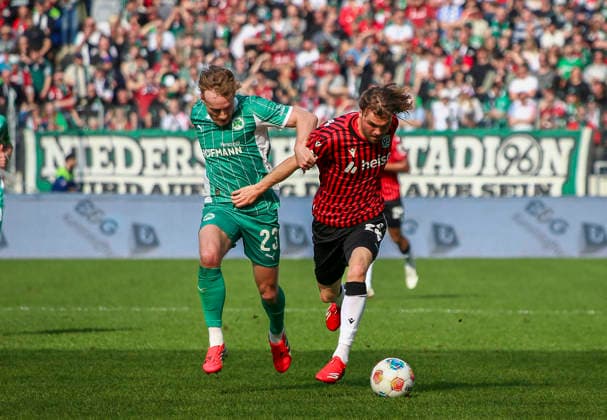 Germany Soccer 2 Bundesliga 2025 2026, Matchday 25 Hannover 96 vs SpVgg Greuther Fürth Heinz von Heiden Arena Stadion Hannover in a duel Kolja Oudenne Hannover 96, 29 Jannik Dehm SpVgg Greuther Fürth, 23 Hannover Copyright: xAymanxAlahmedx