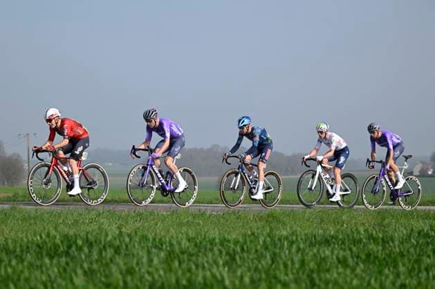 Paris Nice 2026 Stage 1 CARRIERES-SOUS-POISSY, FRANCE - MARCH 08 : Grignard Sebastien (BEL) of Lotto - Intermarche, Durbridge Luke (AUS) of Team Jayco AlUla, Pedersen Casper (DEN) of Soudal Quick-Step, Le Berre Mathis (FRA) of TotalEnergies, Gamper Patrick (AUT) of Team Jayco AlUla during stage 1 of the 84th edition of Paris - Nice an UCI World Tour 2.UWT cycling road race stage for Men Elite of 171.2 km with start in Acheres and finish in Carrieres-sous-Poissy on March 8, 2026 in Carrieres-sous-Poissy, France, 08 03 2026 ( Motordriver Guy De Vuyst - Carrieres-sous-Poissy France  Copyright: xNicoxVereeckenx
