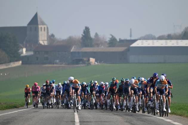 Paris Nice 2026 Stage 1 CARRIERES-SOUS-POISSY, FRANCE - MARCH 08 : illustration picture peloton during stage 1 of the 84th edition of Paris - Nice an UCI World Tour 2.UWT cycling road race stage for Men Elite of 171.2 km with start in Acheres and finish in Carrieres-sous-Poissy on March 8, 2026 in Carrieres-sous-Poissy, France, 08 03 2026 ( Motordriver Guy De Vuyst - Carrieres-sous-Poissy France  Copyright: xNicoxVereeckenx