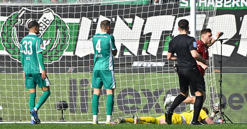 08 03 2026 Soccer Season 2025 2026 2 Soccer Bundesliga 25 Matchday Hannover 96 H96 SpVgg Greuther Fürth SGF Kleeblatt Sportfoto Zink MeZi xmexzix DFL regulations prohibit any use of photographs as image sequences and or quasi video only for editorial use Silas Prüfrock 43, SpVgg Greuther Fürth must concede goal to 1 1 Maximilian Solomon Dietz 33, SpVgg Greuther Fürth Philipp Ziereis 4, SpVgg Greuther Fürth disappointed disappointment