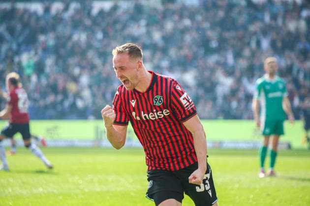 Germany Soccer 2 Bundesliga 2025 2026, 25 Matchday Hannover 96 vs SpVgg Greuther Fürth Heinz von Heiden Arena Stadion Hannover Goal and goal celebration for Maurice Neubauer Hannover 96, 33 Gesture, gesture, emotion Hannover Copyright: xAymanxAlahmedx