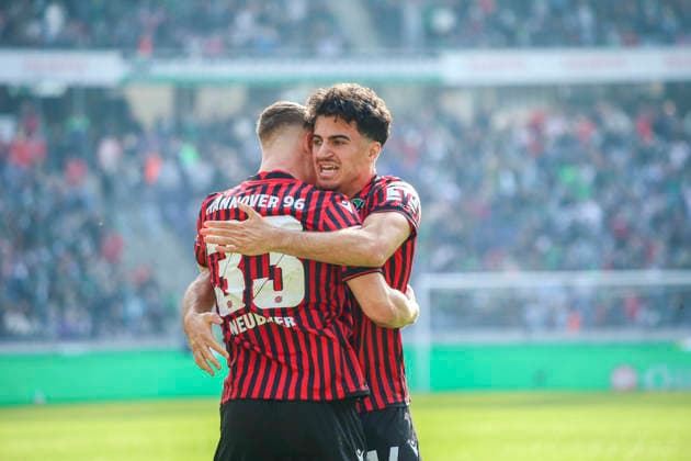 Germany Soccer 2 Bundesliga 2025 2026, 25 Matchday Hannover 96 vs SpVgg Greuther Fürth Heinz von Heiden Arena Stadion Hannover Goal and goal celebration for Maurice Neubauer Hannover 96, 33 Husseyn Chakroun Hannover 96, 14 Gesture, gesture, emotion Hannover Copyright: xAymanxAlahmedx