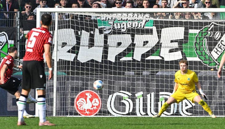 08 03 2026 Soccer Season 2025 2026 2 Soccer Bundesliga 25 Matchday Hannover 96 H96 SpVgg Greuther Fürth SGF Kleeblatt Sportfoto Zink MeZi xmexzix DFL regulations prohibit any use of photographs as image sequences and or quasi video only for editorial use Enzo Leopold 8, Hannover 96 H96 misses penalty kick against Silas Prüfrock 43, SpVgg Greuther Fürth
