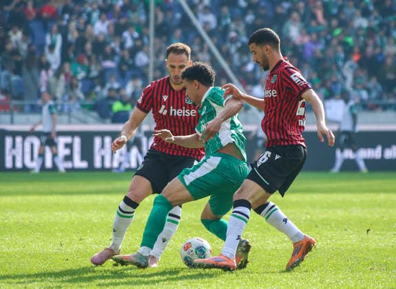 Germany Soccer 2 Bundesliga 2025 2026, 25 Matchday Hannover 96 vs SpVgg Greuther Fürth Heinz von Heiden Arena Stadion Hannover Sayf Ltaief SpVgg Greuther Fürth, 47 Waniss Taï¯bi Waniss Taibi Hannover 96, 26 Virgil GhiÅ£Äƒ Virgil Ghita Hannover 96, 5 Hannover Copyright: xAymanxAlahmedx