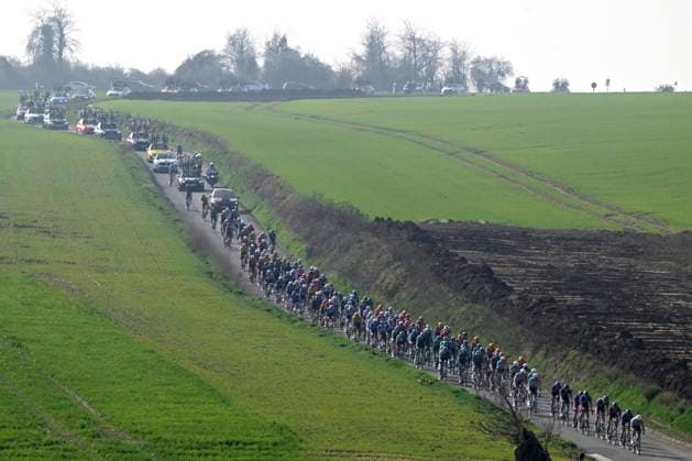 Paris Nice 2026 Stage 1 CARRIERES-SOUS-POISSY, FRANCE - MARCH 08 : illustration picture peloton during stage 1 of the 84th edition of Paris - Nice an UCI World Tour 2.UWT cycling road race stage for Men Elite of 171.2 km with start in Acheres and finish in Carrieres-sous-Poissy on March 8, 2026 in Carrieres-sous-Poissy, France, 08 03 2026 ( Motordriver Guy De Vuyst - Carrieres-sous-Poissy France  Copyright: xNicoxVereeckenx