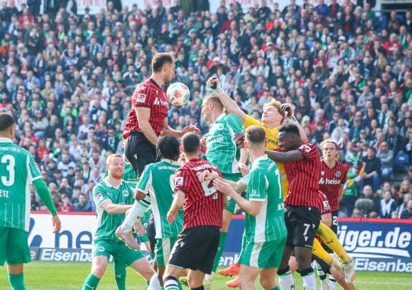 Germany Soccer 2 Bundesliga 2025 2026, 25 Matchday Hannover 96 vs SpVgg Greuther Fürth Heinz von Heiden Arena Stadion Hannover Virgil GhiÅ£Äƒ Virgil Ghita Hannover 96, 5 Silas Prüfrock Silas Prufrock SpVgg Greuther Fürth, 43 Hannover Copyright: xAymanxAlahmedx
