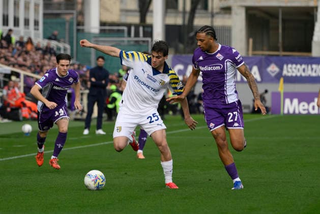 p25celebrate the victory at the end off27 during the Serie A Enilive 2025 2026 match between Fiorentina and Parma - Serie A Enilive at Artemio Franchi Stadium - Soccer - Florence, Italy - Sunday March 8, 2026  Copyright: xFabrizioxCorradetti LaPressex