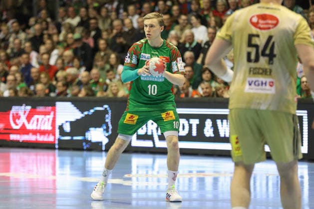 08 03 2026, xgox, Handball Daikin HBL SC Magdeburg TSV Hannover Burgdorf emspor, v l Gisli Thorgeir Kristjansson Magdeburg, 10 am Ball, plays the ball Magdeburg