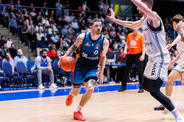 easycredit BBL, Frankfurt Skyliners BMA365 Bamberg Baskets, 08 03 2026 Logan Johnson Frankfurt Skyliners, 0 against Daniel Keppeler BMA365 Bamberg Baskets, 31 Game of easycredit BBL Frankfurt Skyliners BMA365 Bamberg Baskets on Matchday 23 of Season 25 26 at Süwag Energie ARENA on 08 03 2026 Copyright: xBEAUTIFULxSPORTS Hahnex