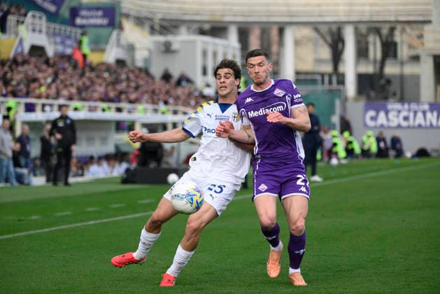 Parma™s Cremaschi and Fiorentina s Robin Gosens during the Serie A Enilive 2025 2026 match between Fiorentina and Parma - Serie A Enilive at Artemio Franchi Stadium - Soccer - Florence, Italy - Sunday March 8, 2026  Copyright: xFabrizioxCorradetti LaPressex