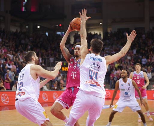 Michael Kessens Telekom Baskets Bonn vs SYNTAINICS MBC 23 Speiltag season 2025 26