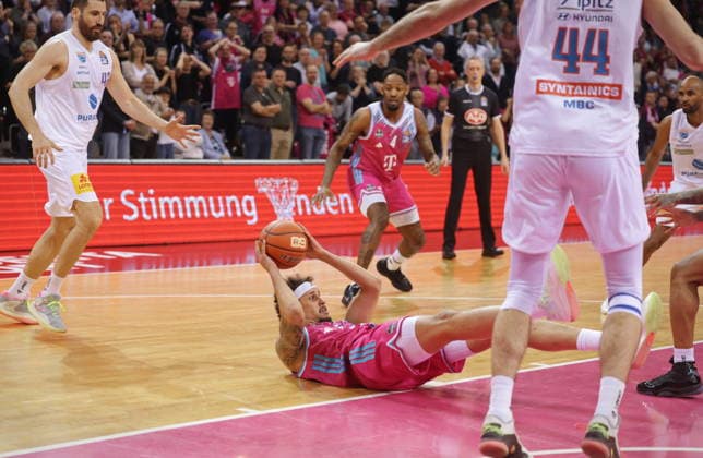 On the ground Michael Kessens Telekom Baskets Bonn vs SYNTAINICS MBC 23 Speiltag season 2025 26