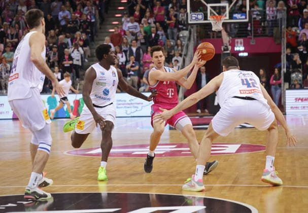 Grayson Murphy Telekom Baskets Bonn vs SYNTAINICS MBC 23 Speiltag season 2025 26