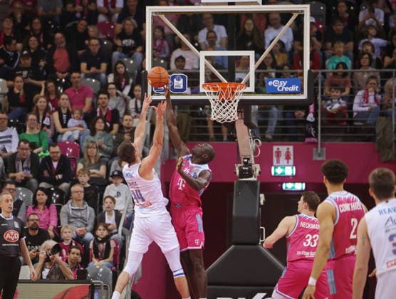 Block Kur Jongkuch Telekom Baskets Bonn vs SYNTAINICS MBC 23 Speiltag season 2025 26