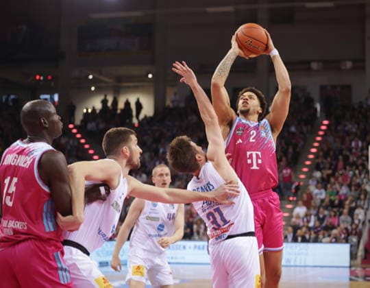 Alijah Comithier Telekom Baskets Bonn vs SYNTAINICS MBC 23 Speiltag season 2025 26