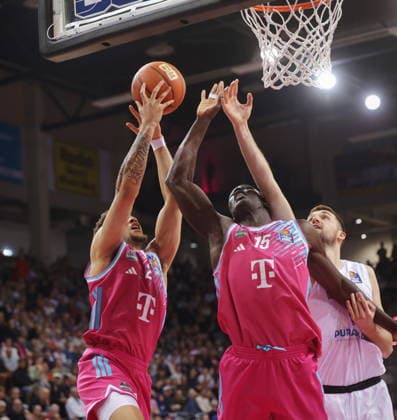 Alijah Comithier, Kur Jongkuch Telekom Baskets Bonn vs SYNTAINICS MBC 23 Speiltag Saison 2025 26