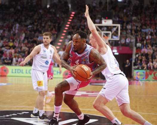 Jeff Garrett Telekom Baskets Bonn vs SYNTAINICS MBC 23 Speiltag season 2025 26