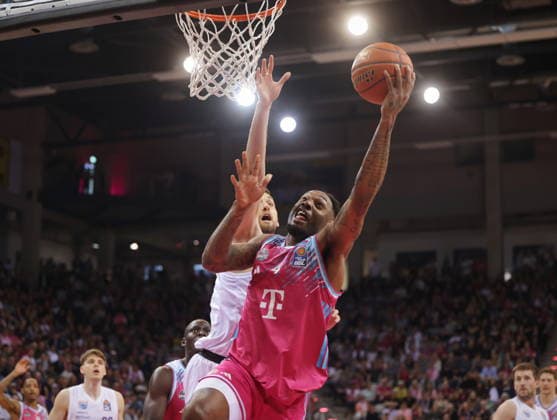 Jeff Garrett Telekom Baskets Bonn vs SYNTAINICS MBC 23 Speiltag season 2025 26
