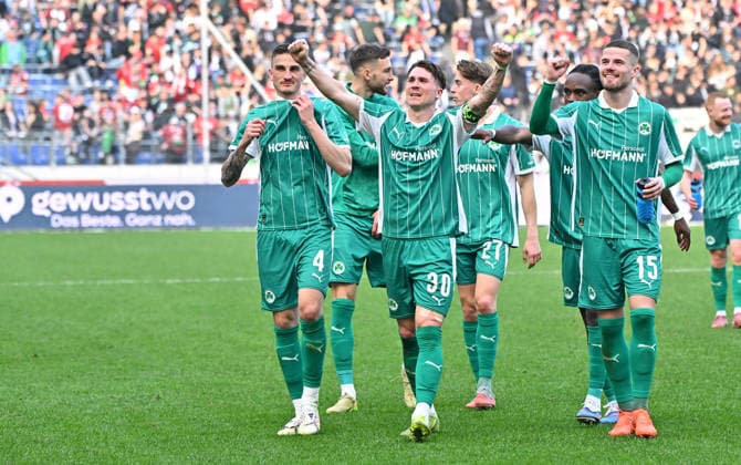 08 03 2026 Soccer Season 2025 2026 2 Soccer Bundesliga 25 Matchday Hannover 96 H96 SpVgg Greuther Fürth SGF Kleeblatt Sportfoto Zink MeZi xmexzix DFL regulations prohibit any use of photographs as image sequences and or quasi video only for editorial use from left Philipp Ziereis 4, SpVgg Greuther Fürth Felix Klaus 30, SpVgg Greuther Fürth Jan Elvedi 15, SpVgg Greuther Fürth clenches fist fists jubilation joy after end of match
