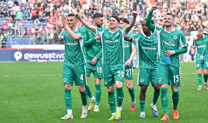 08 03 2026 Soccer Season 2025 2026 2 Soccer Bundesliga 25 Matchday Hannover 96 H96 SpVgg Greuther Fürth SGF Kleeblatt Sportfoto Zink MeZi xmexzix DFL regulations prohibit any use of photographs as image sequences and or quasi video only for editorial use Philipp Ziereis 4, SpVgg Greuther Fürth Felix Klaus 30, SpVgg Greuther Fürth Noel Futkeu 9, SpVgg Greuther Fürth Jan Elvedi 15, SpVgg Greuther Fürth Cheering joy after the end of the game fist clenches fists