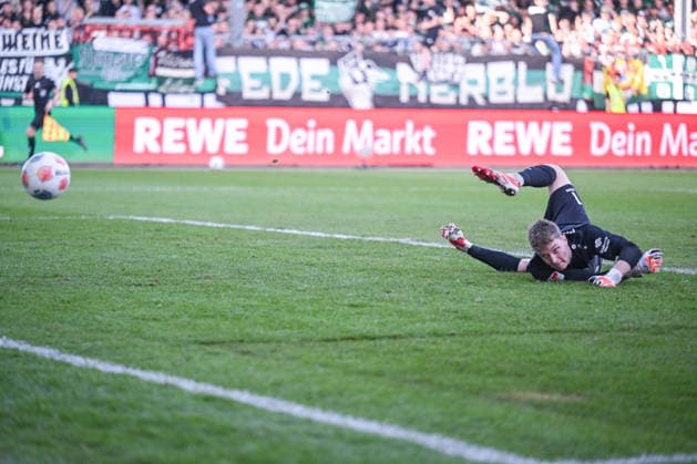 08 03 2026, Soccer, 2 Bundesliga, 25 Matchday Season 2025 2026, Preußen Münster Hertha BSC, Marten Winkler Hertha BSC scores the goal for 1 2, Johannes Schenk Preußen Münster looks behind xRHR PHOTO TKx Copyright: RHR-FOTOx RHR-FOTO TK
