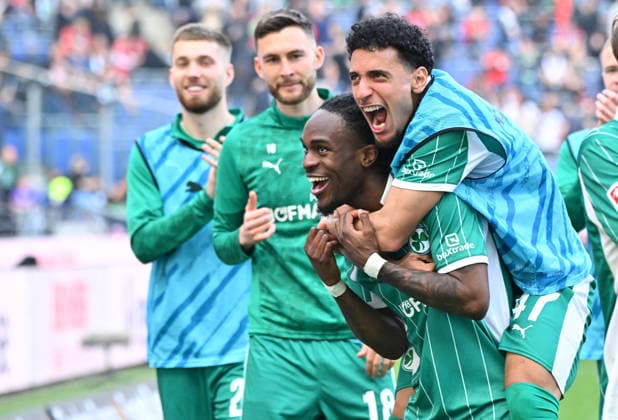 08 03 2026 Soccer Season 2025 2026 2 Soccer Bundesliga 25 Matchday Hannover 96 H96 SpVgg Greuther Fürth SGF Kleeblatt Sportfoto Zink MeZi xmexzix DFL regulations prohibit any use of photographs as image sequences and or quasi video only for editorial use Noel Futkeu 9, SpVgg Greuther Fürth Sayfallah Ltaief 47, SpVgg Greuther Fürth, right Cheering joy after the end of the match