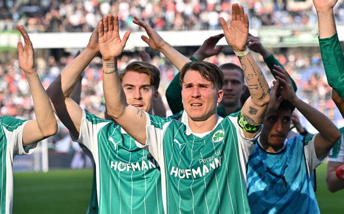 08 03 2026 Soccer Season 2025 2026 2 Soccer Bundesliga 25 Matchday Hannover 96 H96 SpVgg Greuther Fürth SGF Kleeblatt Sportfoto Zink MeZi xmexzix DFL regulations prohibit any use of photographs as image sequences and or quasi video only for editorial use Felix Klaus 30, SpVgg Greuther Fürth in front of Gian Luca Gian Luca Itter 27, SpVgg Greuther Fürth cheering joy after the end of the match