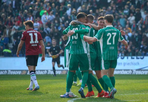 Germany Soccer 2 Bundesliga 2025 2026, 25 Matchday Hannover 96 vs SpVgg Greuther Fürth Heinz von Heiden Arena Stadion Hannover Joy, emotions, jubilation Luca Itter SpVgg Greuther Fürth, 27 Felix Klaus SpVgg Greuther Fürth, 30 Maximilian Dietz SpVgg Greuther Fürth, 33 Hannover Copyright: xAymanxAlahmedx