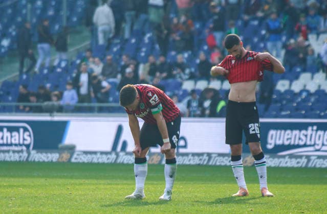 Germany Soccer 2 Bundesliga 2025 2026, 25 Matchday Hannover 96 vs SpVgg Greuther Fürth Heinz von Heiden Arena Stadion Hannover Gesture, Gesture, Emotion Enzo Leopold Hannover 96, 8 Waniss Ta¯bi Waniss Taibi Hannover 96, 26 Hannover Copyright: xAymanxAlahmedx