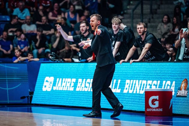 Anton Gavel Head Coach, Head Coach, Bamberg Baskets GER, Skyliners Frankfurt vs Bamberg Baskets, Basketball, easycredit BBL, Bundesliga, Matchday 23, Season 2025 2026 08 03 2026 Eibner Pressefoto Attila Ziga GER, Skyliners Frankfurt vs Bamberg Baskets, Basketball, easycredit BBL, Bundesliga, Matchday 23, Season 2025 2026 08 03 2026 Frankfurt am Main Copyright: xEibner-Pressefotox EP_AZA