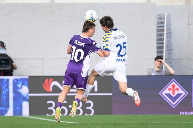 Fiorentina™s Albert Gudmundsson and Parma™s Benjamin Cremaschi during the Serie A Enilive 2025 2026 match between Fiorentina and Parma - Serie A Enilive at Artemio Franchi Stadium - Soccer - Florence, Italy - Sunday March 8, 2026  Copyright: xFabrizioxCorradetti LaPressex