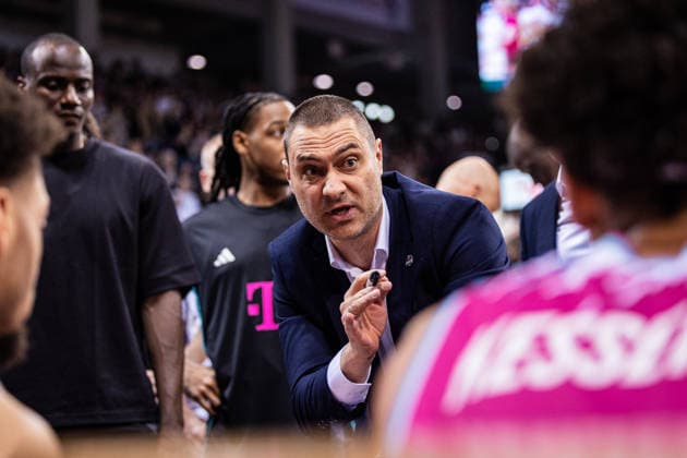 easyCredit Basketball Bundesliga, Telekom Baskets Bonn vs Syntainics MBC, 08 03 2026 Marko Stankovic Telekom Baskets Bonn Head Coach during timeout easyCredit Basketball Bundesliga, Telekom Baskets Bonn vs Syntainics MBC, 08 03 2026, Telekom Dome Bonn Copyright: xBEAUTIFULxSPORTS Derixx