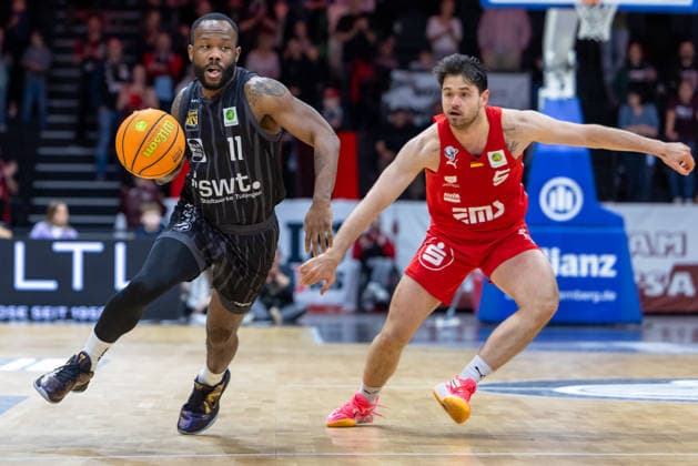 Jordan Nathaniel Johnson Tigers Tuebingen, 11 , Tim Koepple Nuernberg Falcons, 05 GER, Nuernberg Falcons vs Tigers Tuebingen, Basketball, BARMER 2 Bundesliga, Pro A, Season 2025 2026, 26 Matchday, 08 03 2026 GER, Nuernberg Falcons vs Tigers Tuebingen, Basketball, BARMER 2 Bundesliga, Pro A, Season 2025 2026, 26 Matchday, 08 03 2026 Nuernberg Copyright: xEibner-Pressefoto ArdanxFuessmanx EP_AFN
