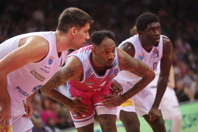 Jeff Garrett Telekom Baskets Bonn vs SYNTAINICS MBC 23 Speiltag season 2025 26