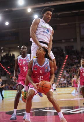 Jeff Garrett Telekom Baskets Bonn vs Marcus Foster SYNTAINICS MBC 23 Speiltag season 2025 26